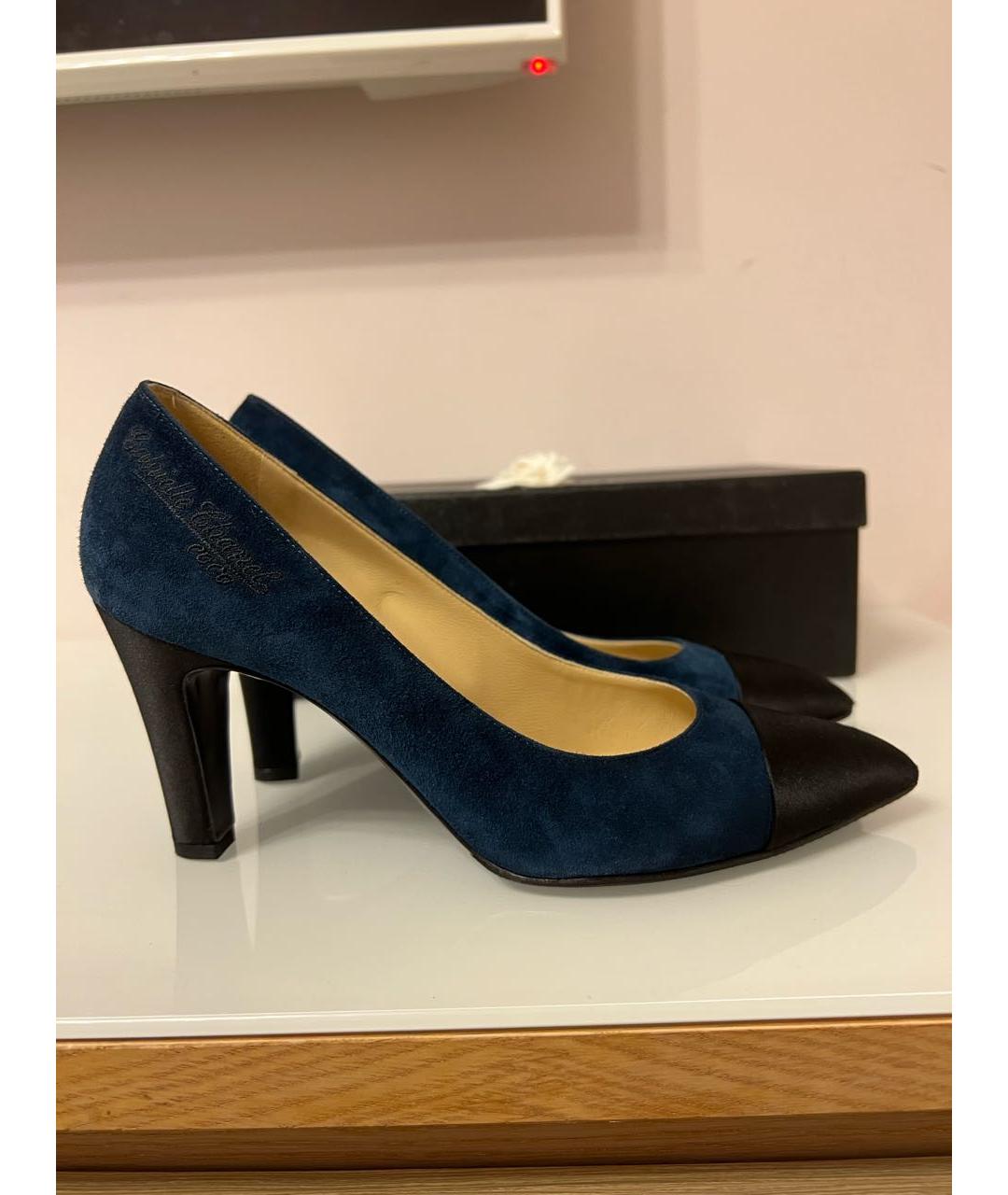 CHANEL PRE-OWNED Синие замшевые туфли, фото 6