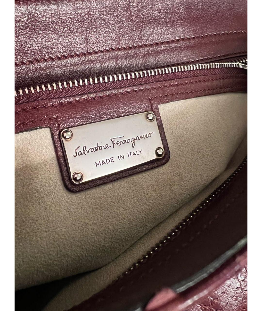 SALVATORE FERRAGAMO Бордовая сумка с короткими ручками из экзотической кожи, фото 5