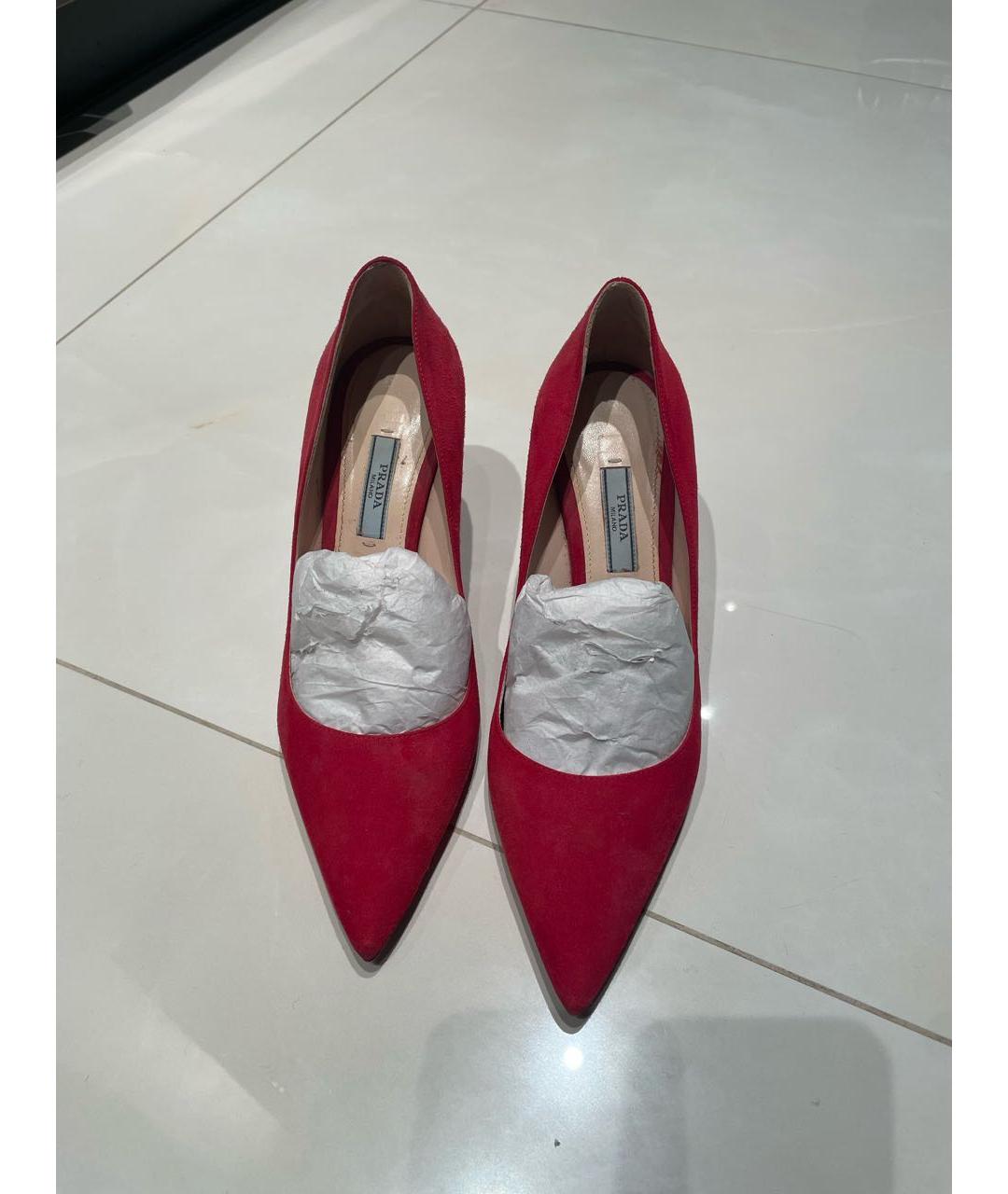 PRADA Красные замшевые туфли, фото 2