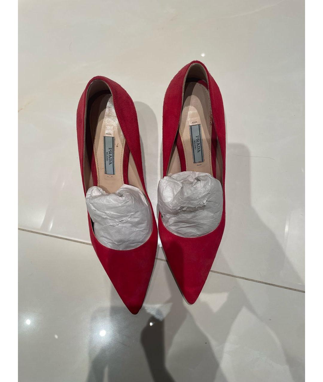 PRADA Красные замшевые туфли, фото 3