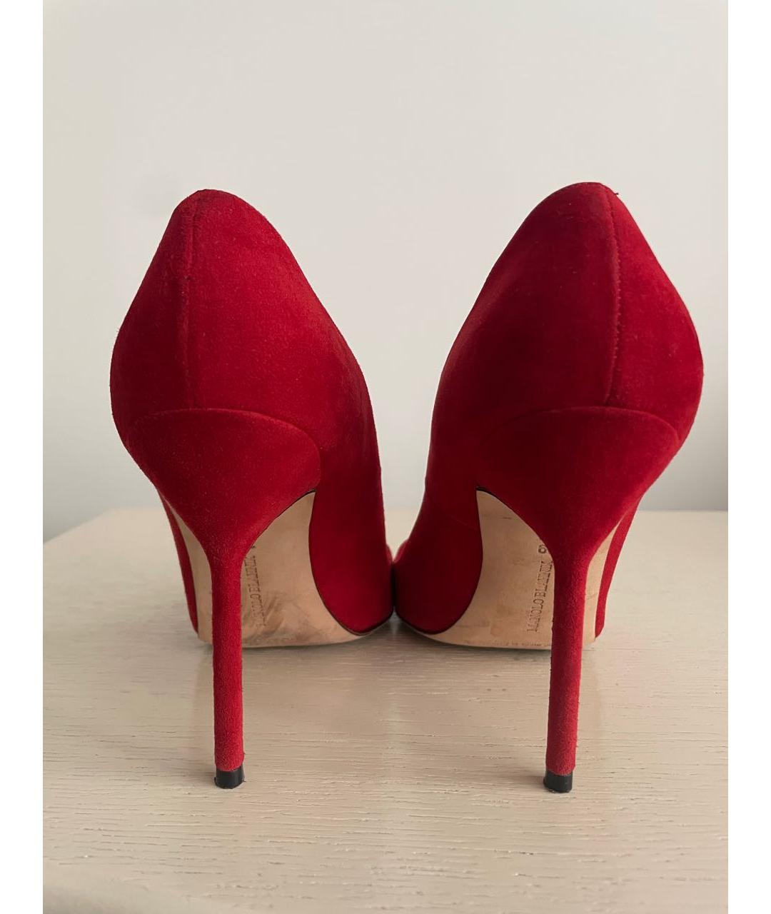 MANOLO BLAHNIK Красные замшевые туфли, фото 4