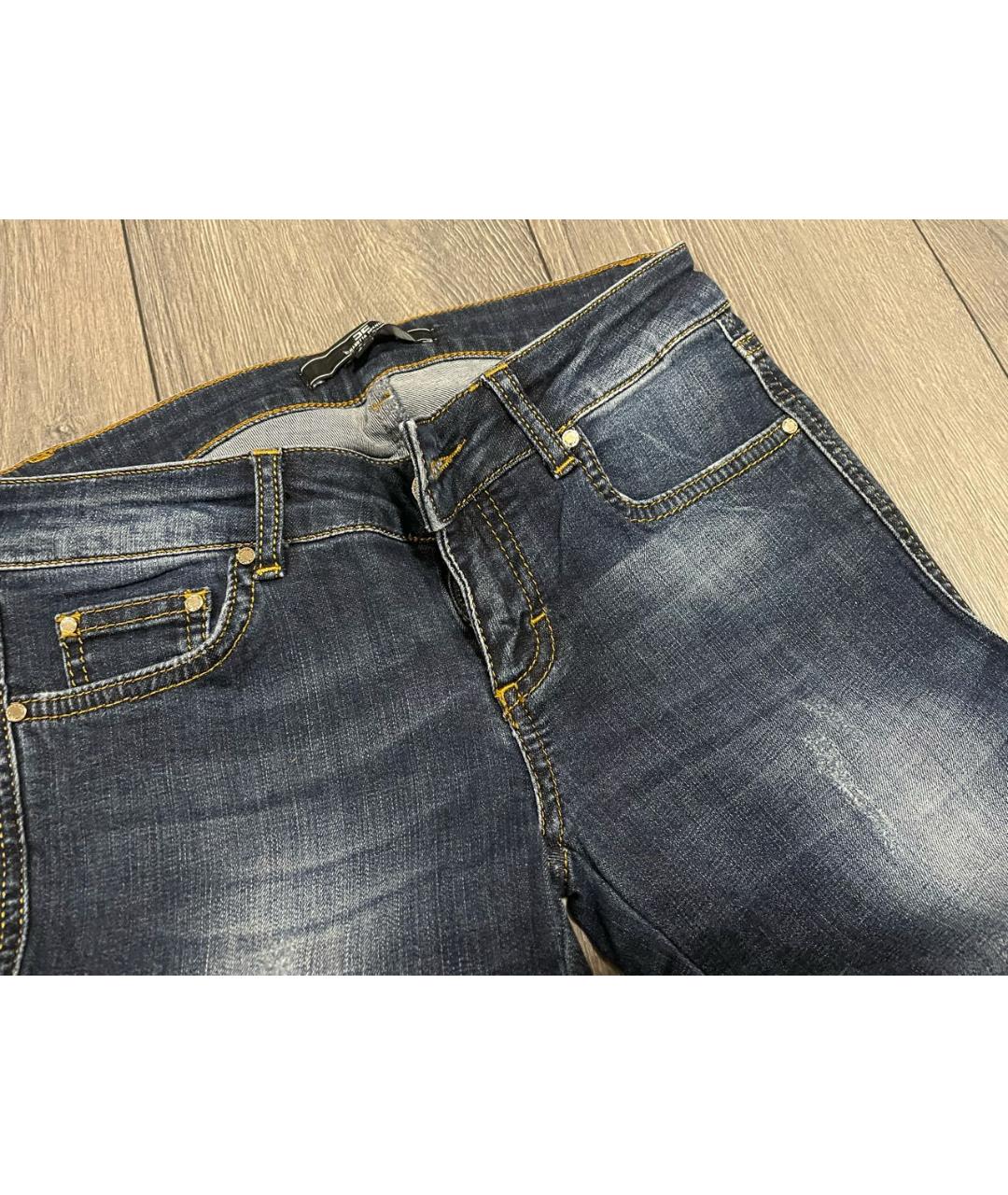 ELISABETTA FRANCHI Темно-синие хлопко-эластановые прямые джинсы, фото 4