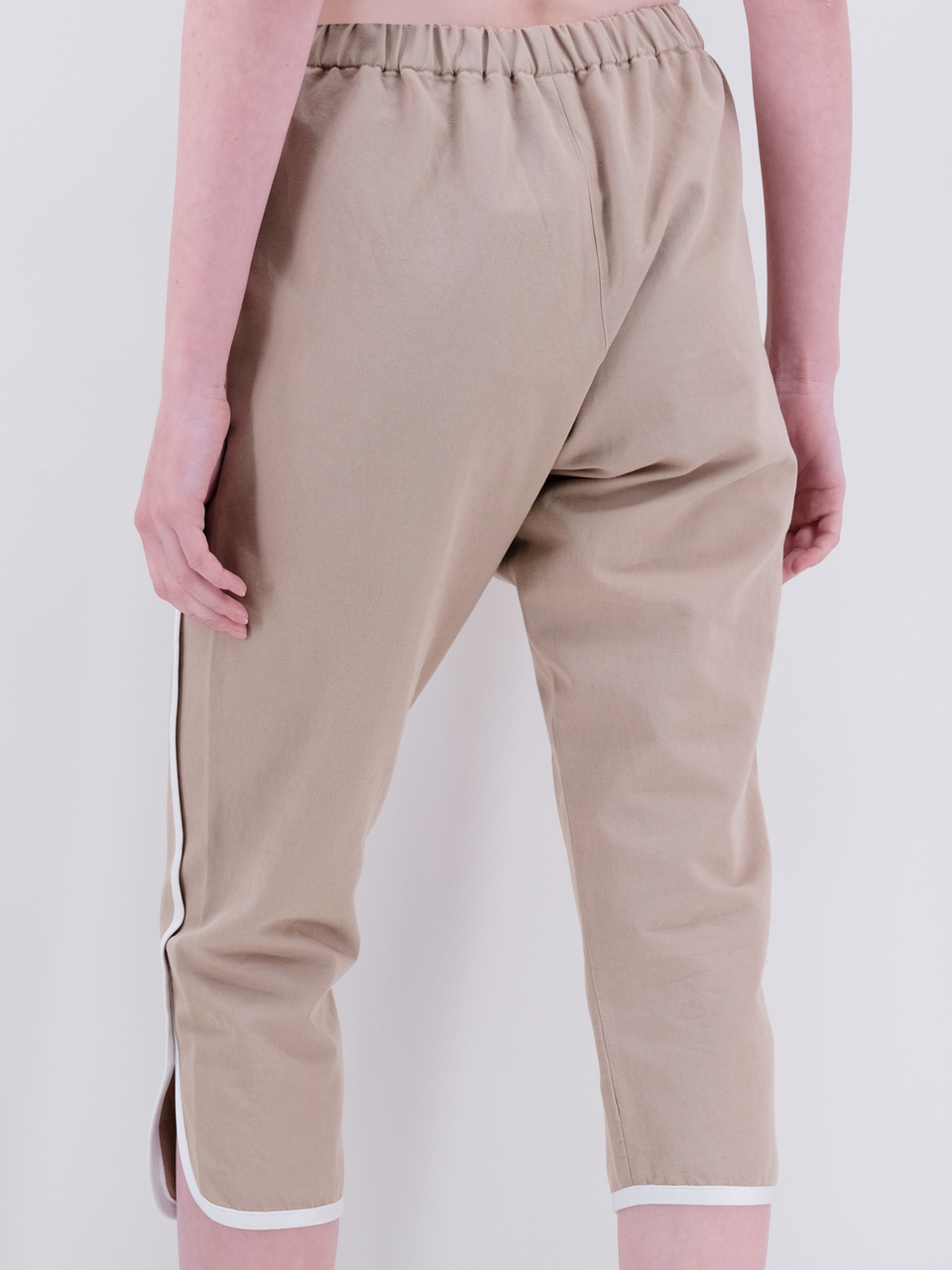 NO. 21 Бежевые хлопковые прямые брюки, фото 3