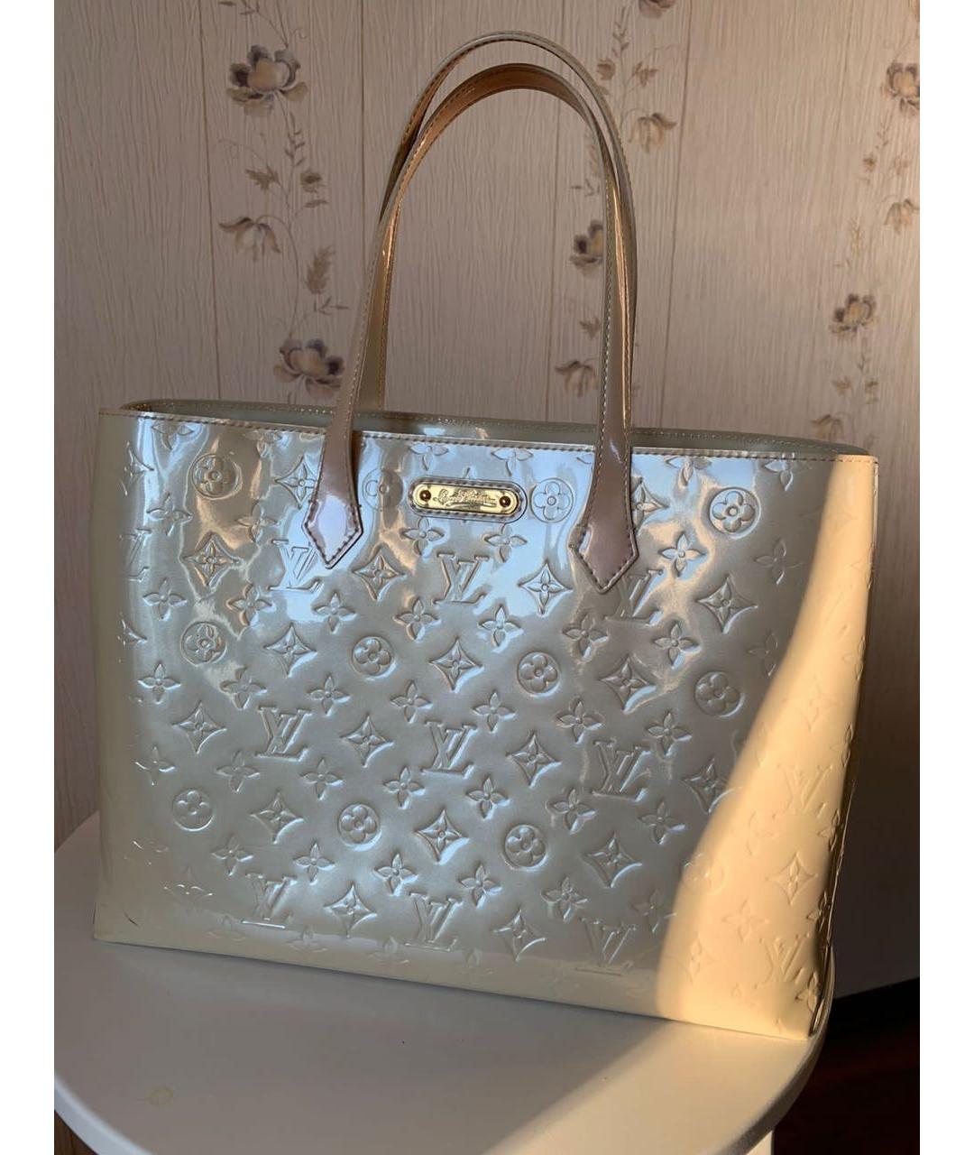 LOUIS VUITTON PRE-OWNED Бежевая сумка тоут из лакированной кожи, фото 5