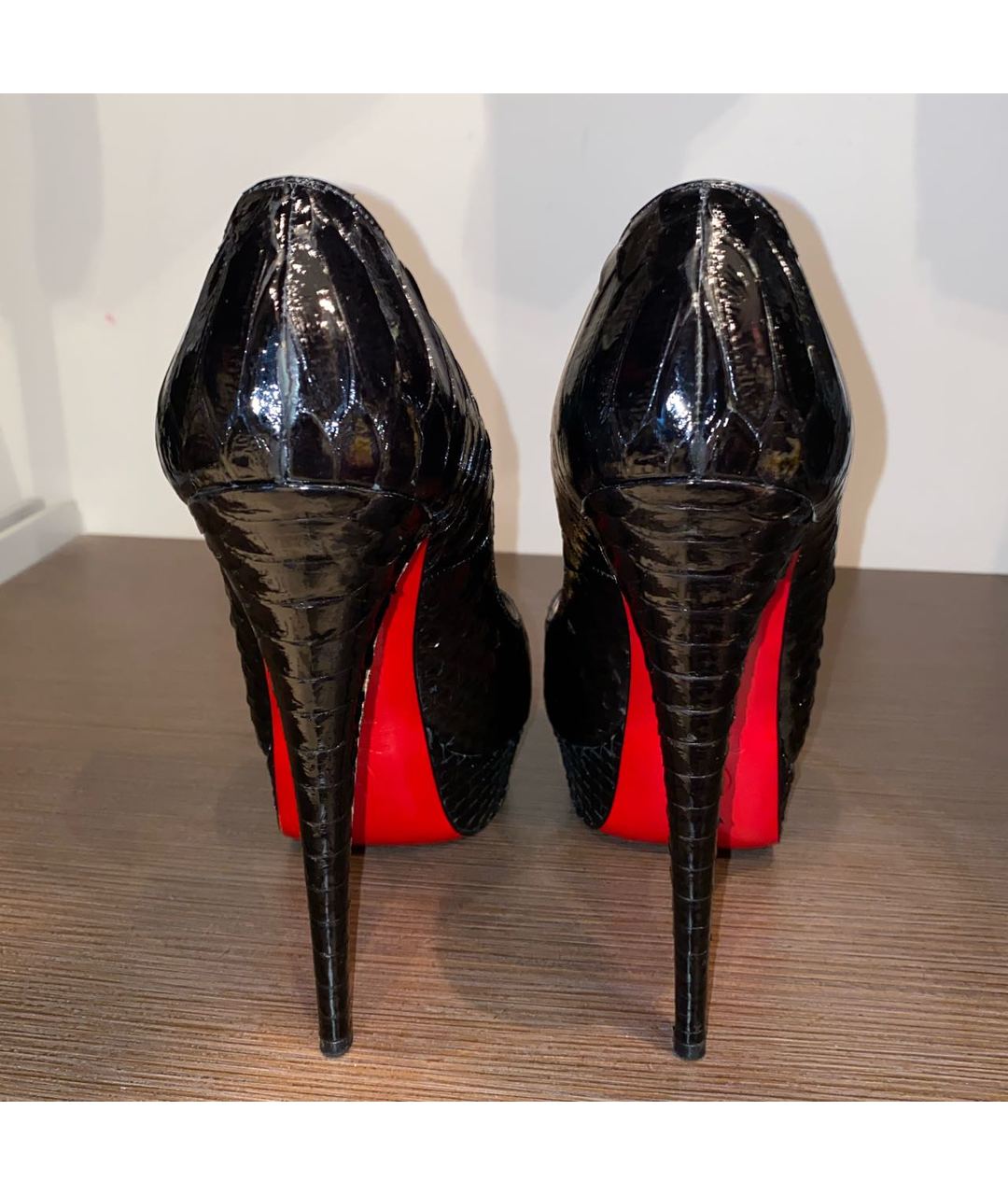 CHRISTIAN LOUBOUTIN Черные туфли из экзотической кожи, фото 4