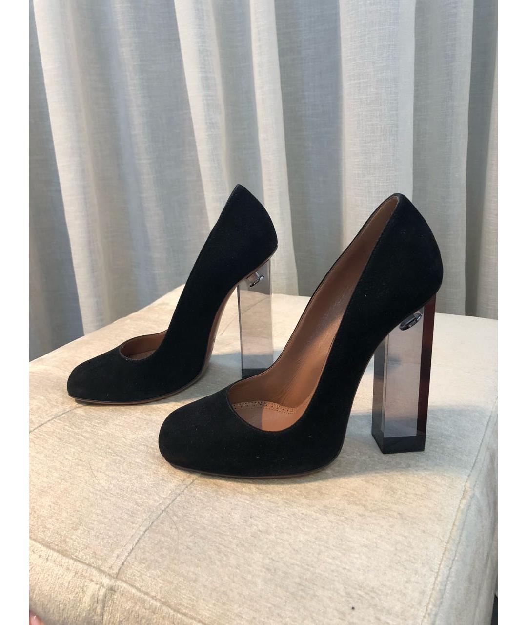 ALAIA Черные замшевые туфли, фото 3