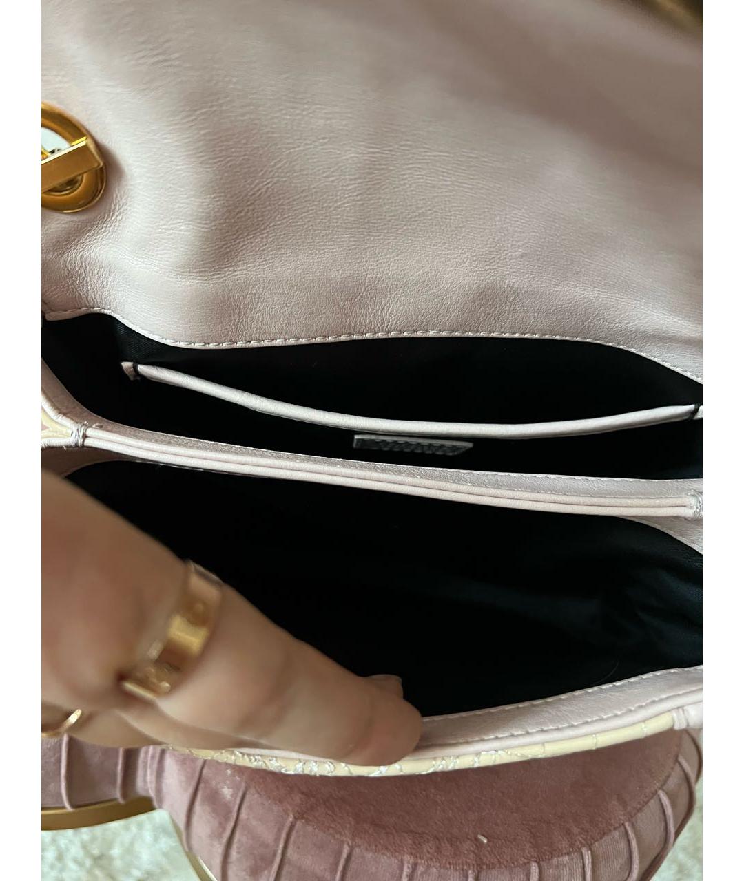 VERSACE Розовая сумка с короткими ручками из лакированной кожи, фото 4