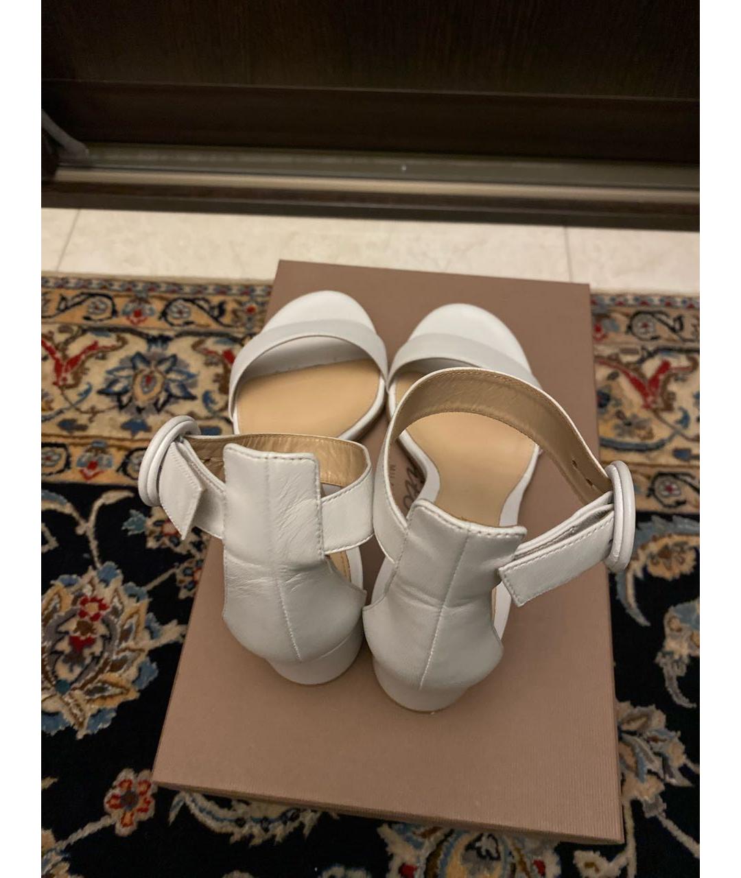 GIANVITO ROSSI Бежевые кожаные босоножки, фото 3