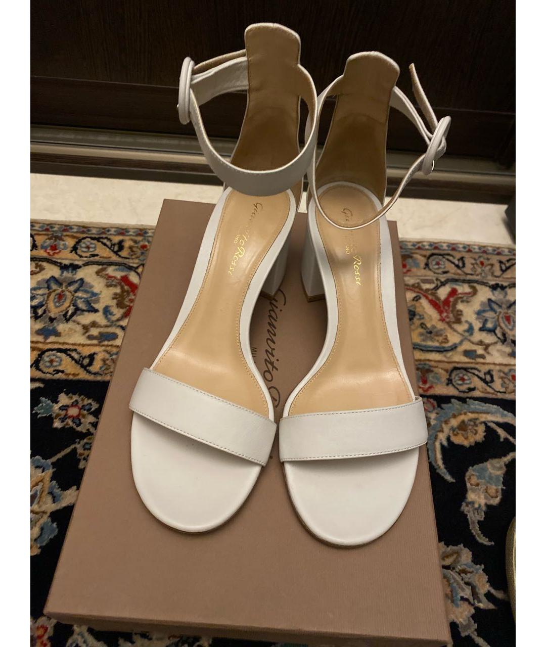 GIANVITO ROSSI Бежевые кожаные босоножки, фото 2