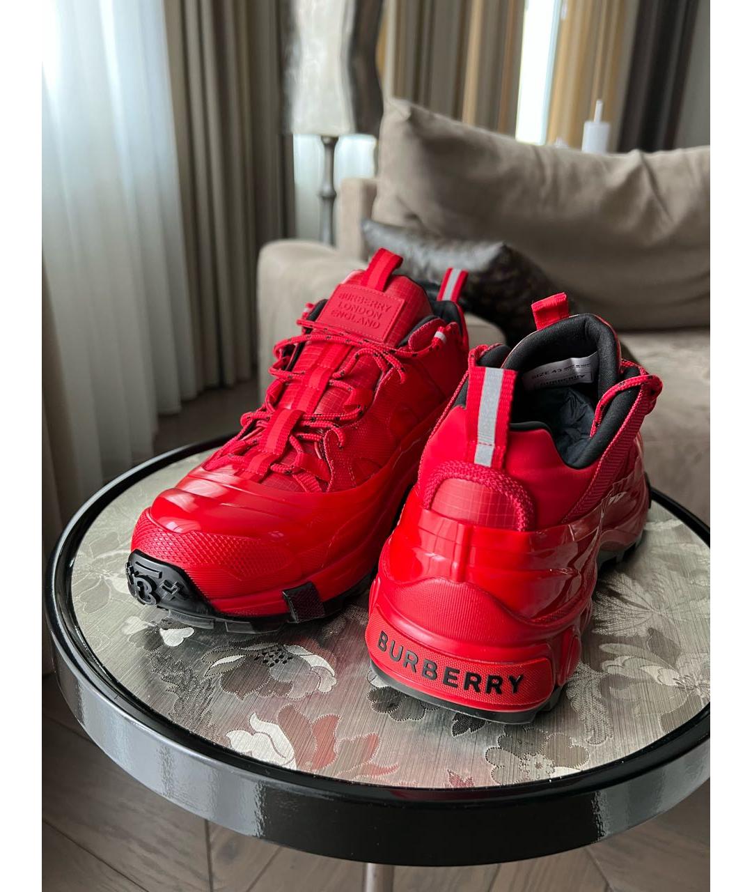 BURBERRY Красные низкие кроссовки / кеды, фото 2