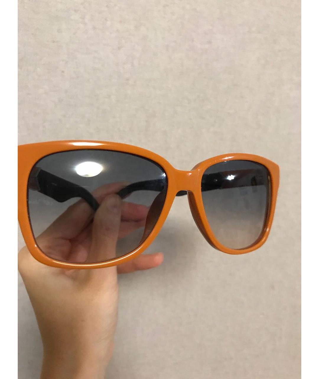 LINDA FARROW Оранжевое пластиковые солнцезащитные очки, фото 2
