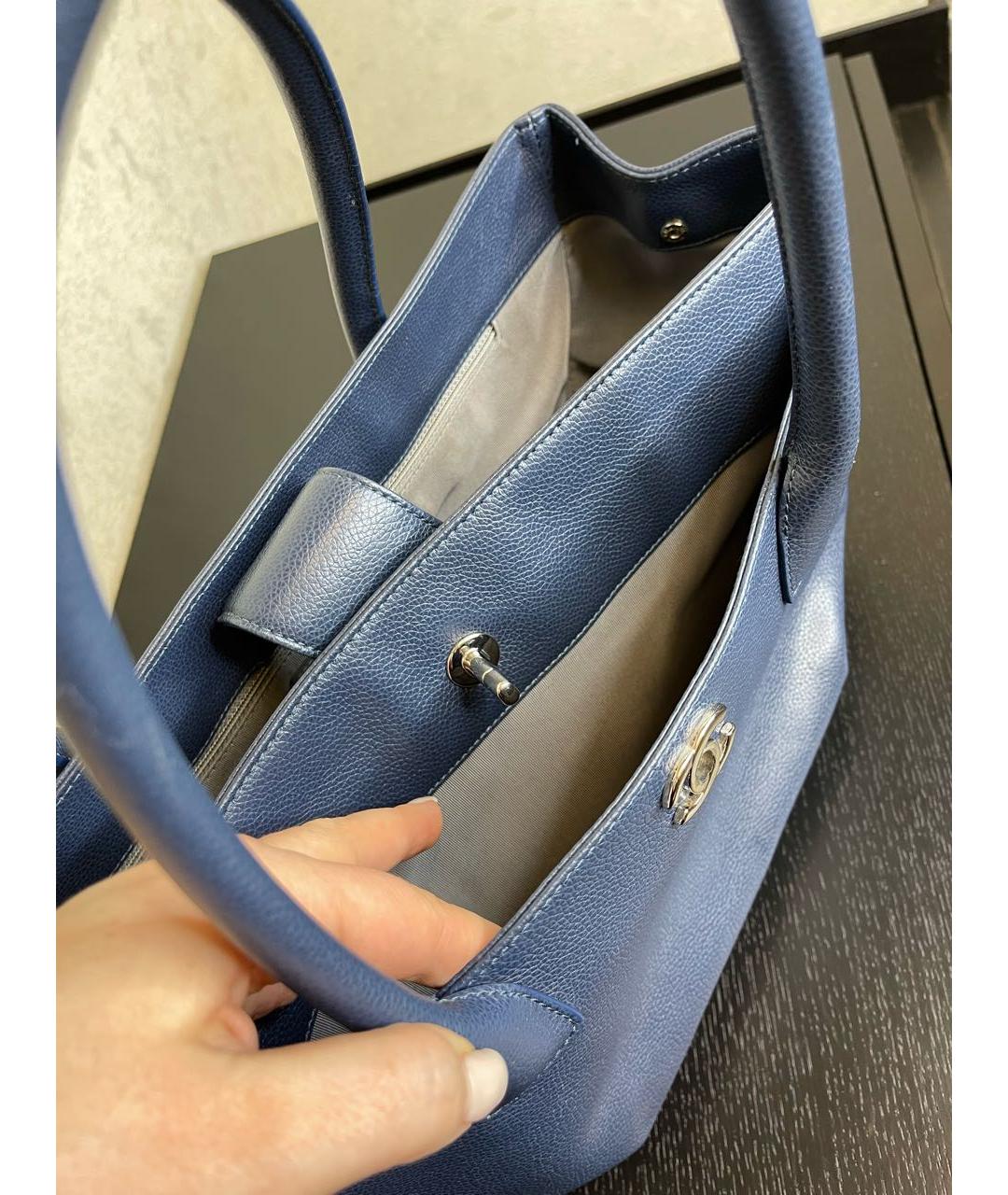 CHANEL PRE-OWNED Синяя кожаная сумка тоут, фото 4