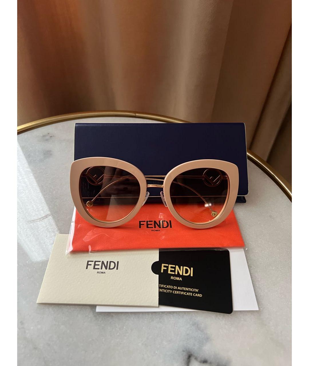 FENDI Бежевые солнцезащитные очки, фото 4