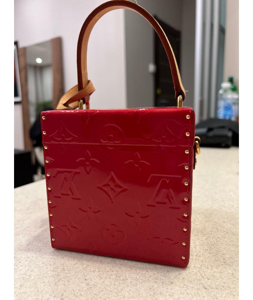 LOUIS VUITTON PRE-OWNED Красная сумка с короткими ручками из лакированной кожи, фото 3
