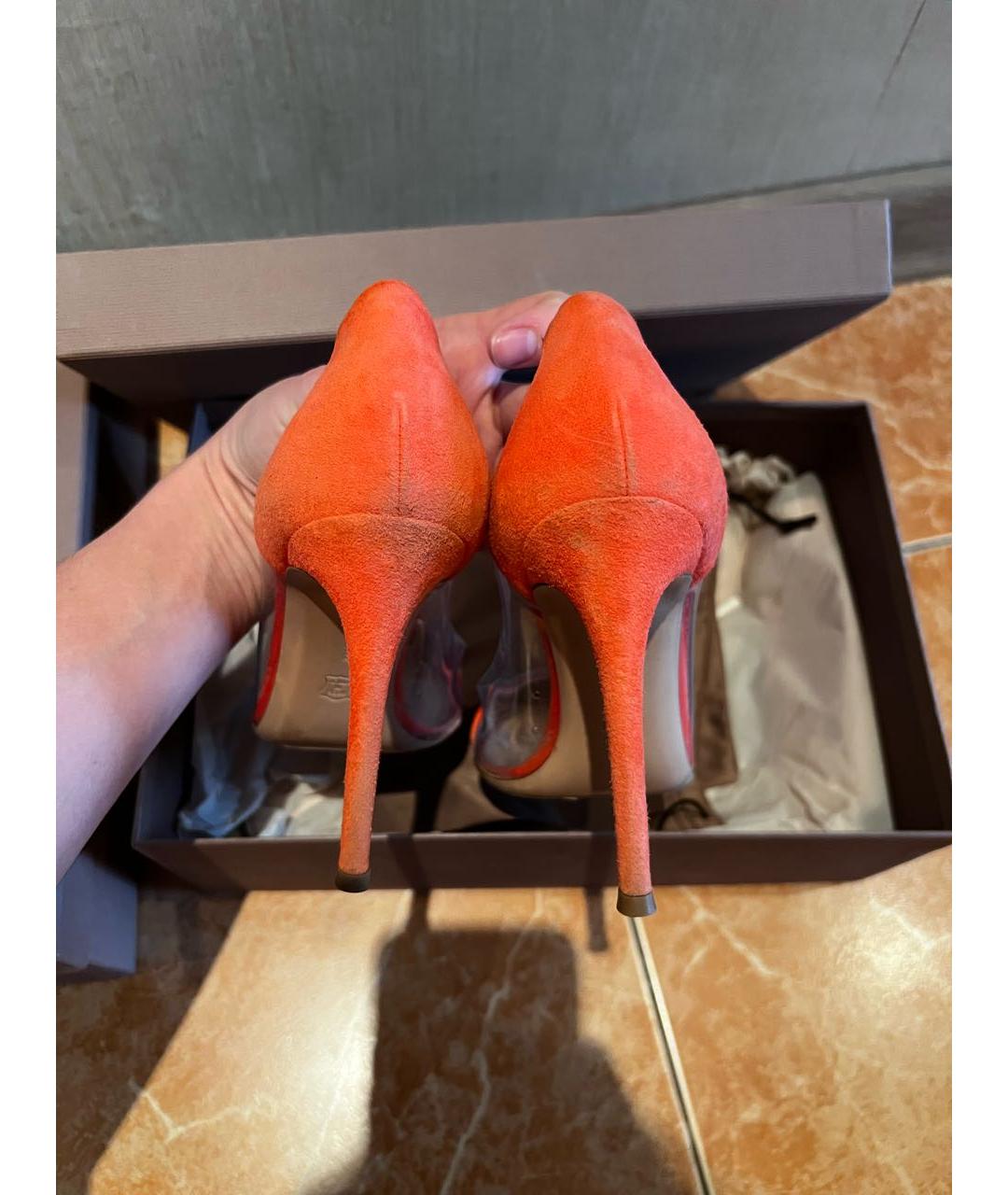 GIANVITO ROSSI Оранжевое замшевые туфли, фото 4