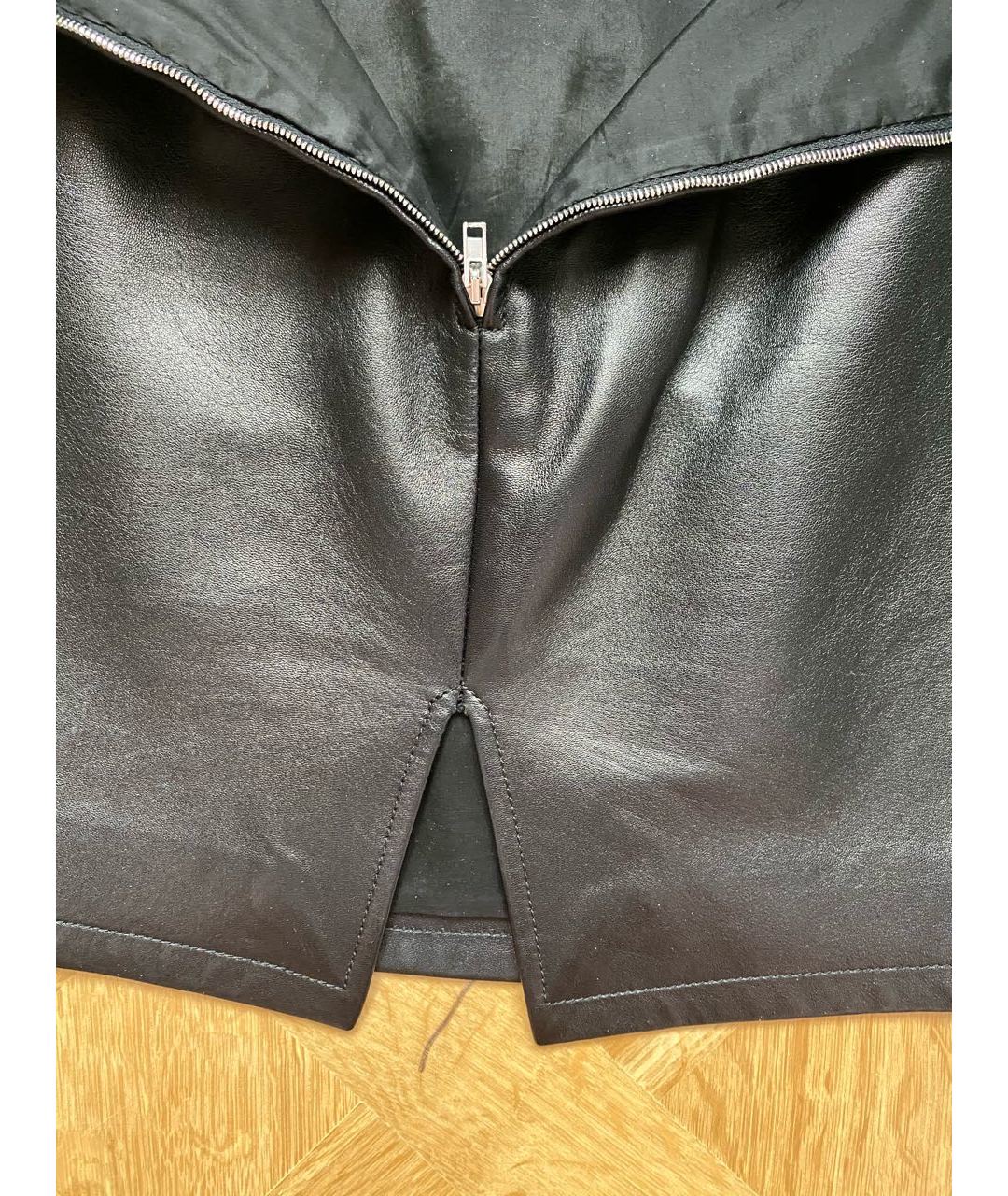 MIU MIU Черная кожаная юбка мини, фото 5