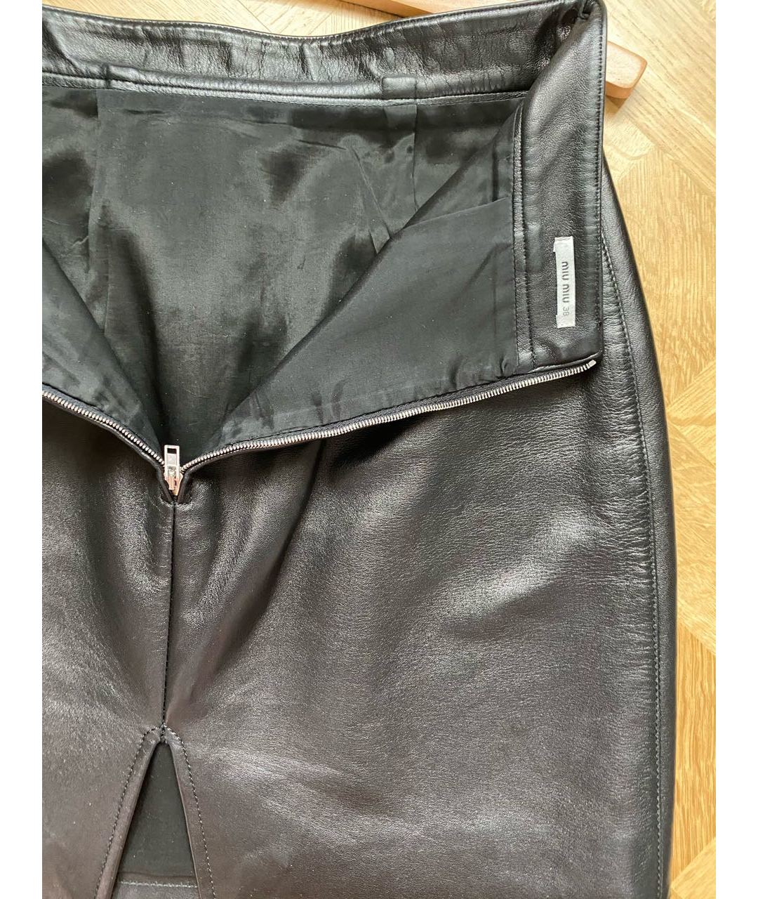 MIU MIU Черная кожаная юбка мини, фото 4