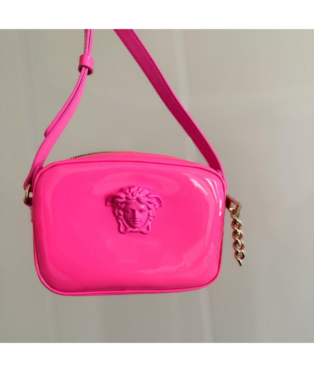 VERSACE Розовая сумка через плечо из лакированной кожи, фото 9