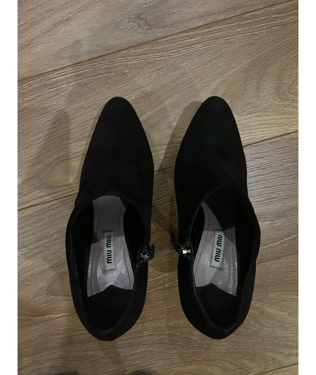 MIU MIU Черные замшевые ботильоны, фото 3