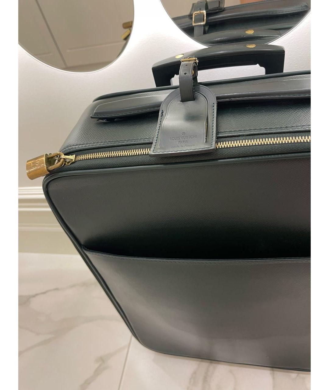 LOUIS VUITTON Зеленый чемодан из экзотической кожи, фото 5
