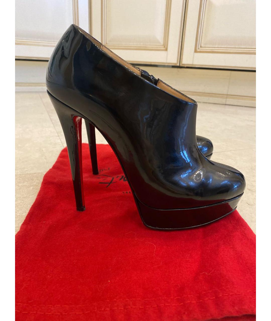 CHRISTIAN LOUBOUTIN Черные ботильоны из лакированной кожи, фото 7