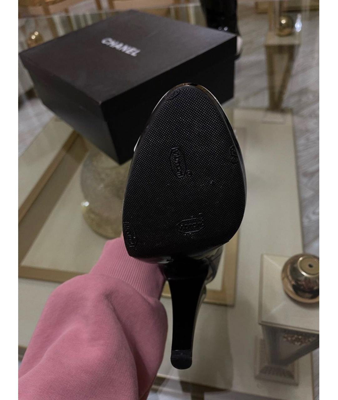 CHANEL Черные ботильоны из лакированной кожи, фото 4