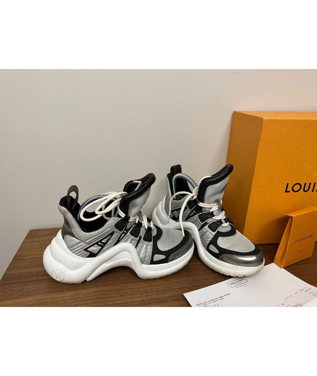 LOUIS VUITTON PRE-OWNED Кожаные кроссовки, фото 2