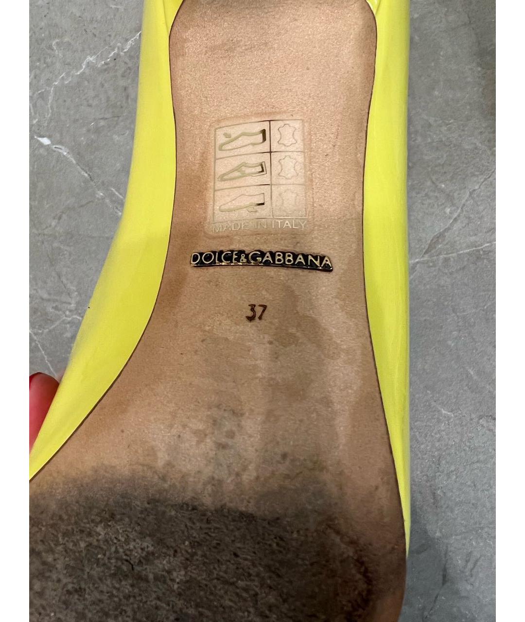 DOLCE&GABBANA Желтые лодочки на низком каблуке из лакированной кожи, фото 5