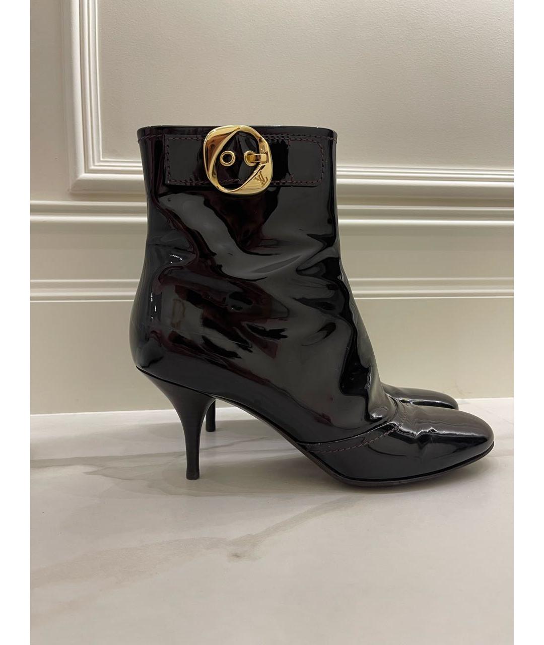LOUIS VUITTON Коричневые ботильоны из лакированной кожи, фото 7