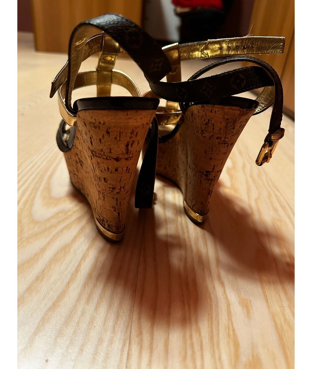 LOUIS VUITTON PRE-OWNED Золотые кожаные босоножки, фото 4
