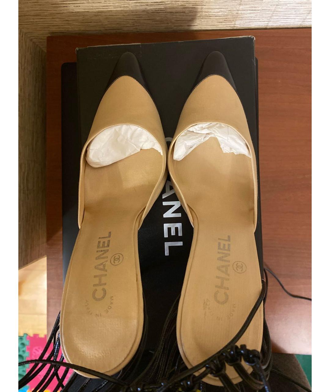 CHANEL PRE-OWNED Бежевые текстильные туфли, фото 3