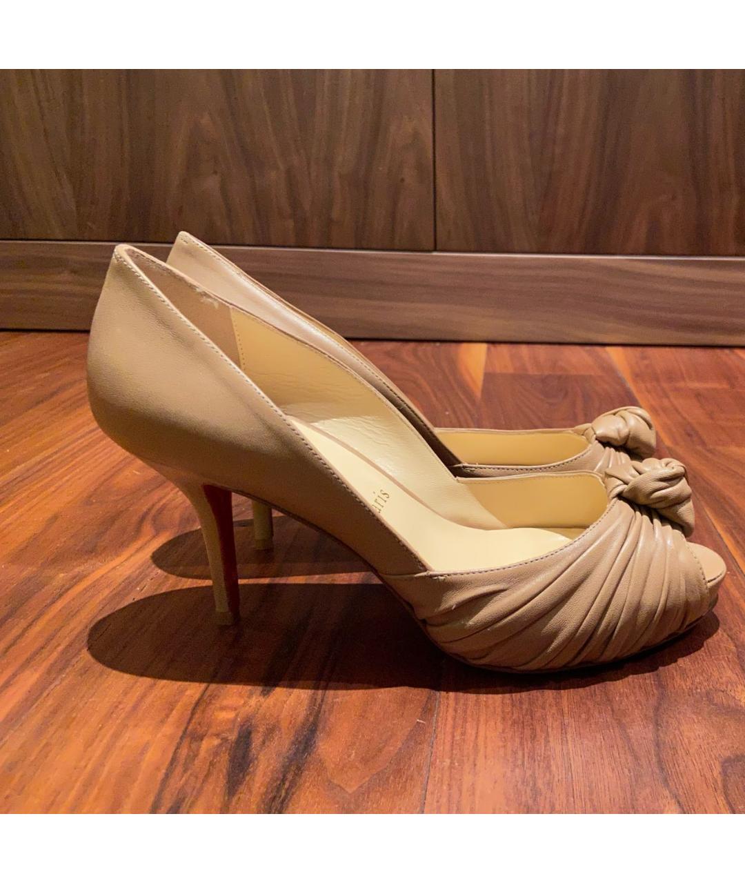CHRISTIAN LOUBOUTIN Бежевые кожаные туфли, фото 5