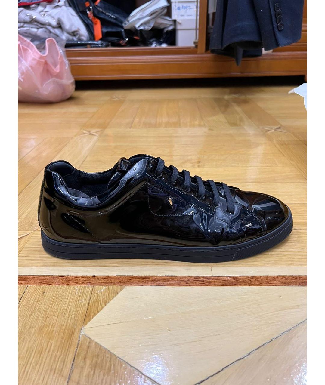 FENDI Черные низкие кроссовки / кеды из лакированной кожи, фото 8