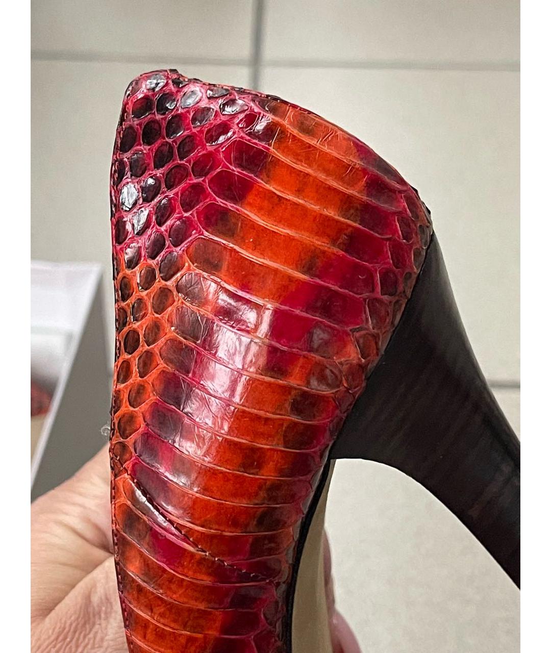 JIMMY CHOO Красные туфли из экзотической кожи, фото 6