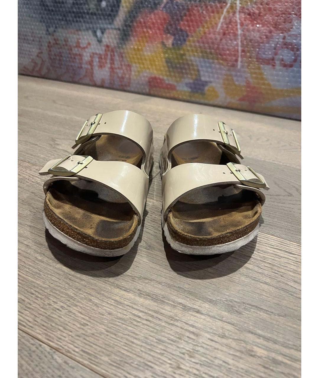 BIRKENSTOCK Бежевые сабо из лакированной кожи, фото 2