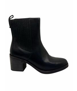 

Ботинки UGG AUSTRALIA