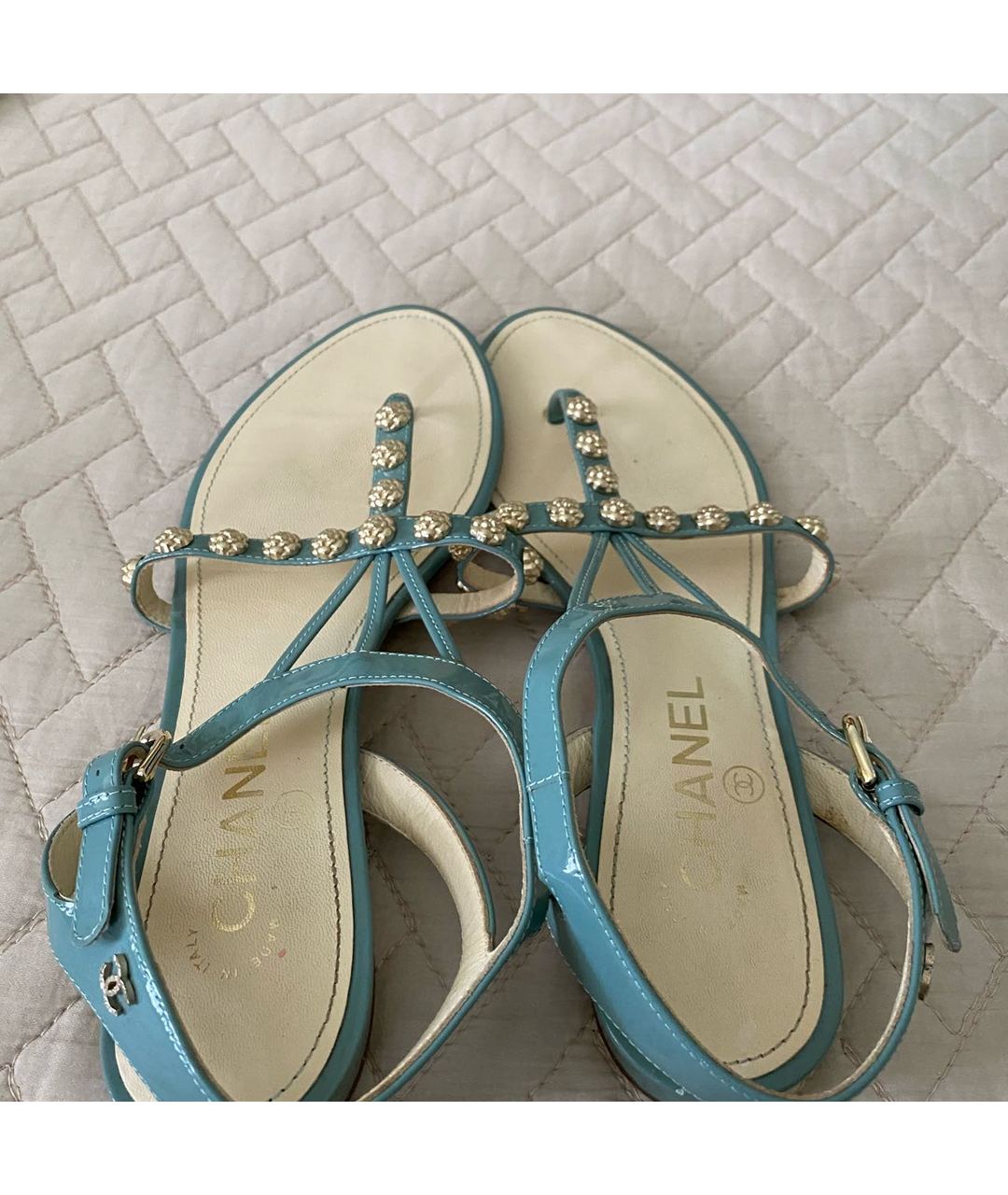 CHANEL PRE-OWNED Голубые сандалии из лакированной кожи, фото 3