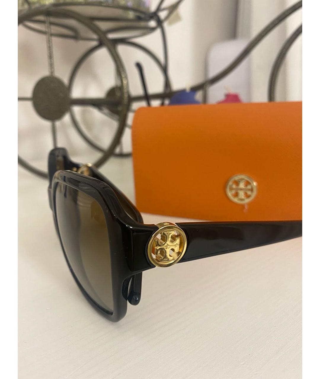 TORY BURCH Черные пластиковые солнцезащитные очки, фото 2