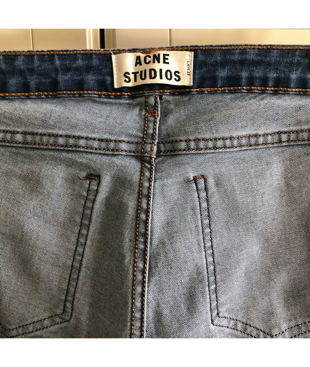 ACNE STUDIOS Голубые хлопко-эластановые джинсы слим, фото 3