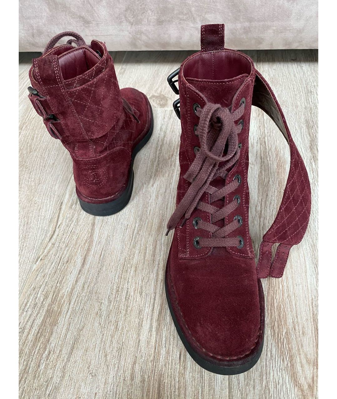 CHANEL PRE-OWNED Бордовые замшевые ботинки, фото 5