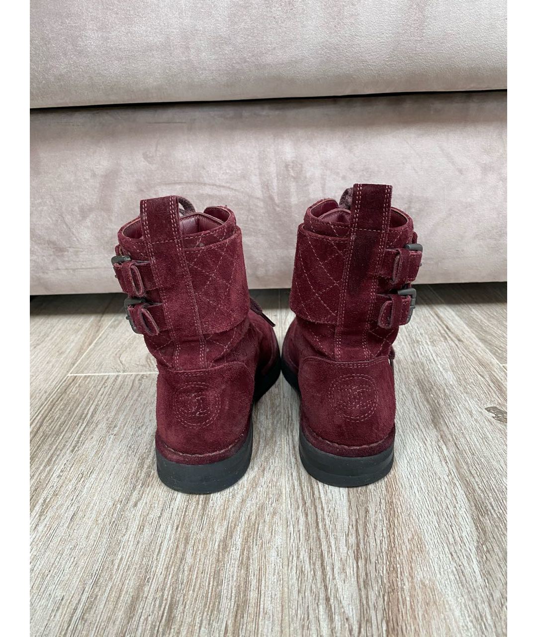 CHANEL PRE-OWNED Бордовые замшевые ботинки, фото 3