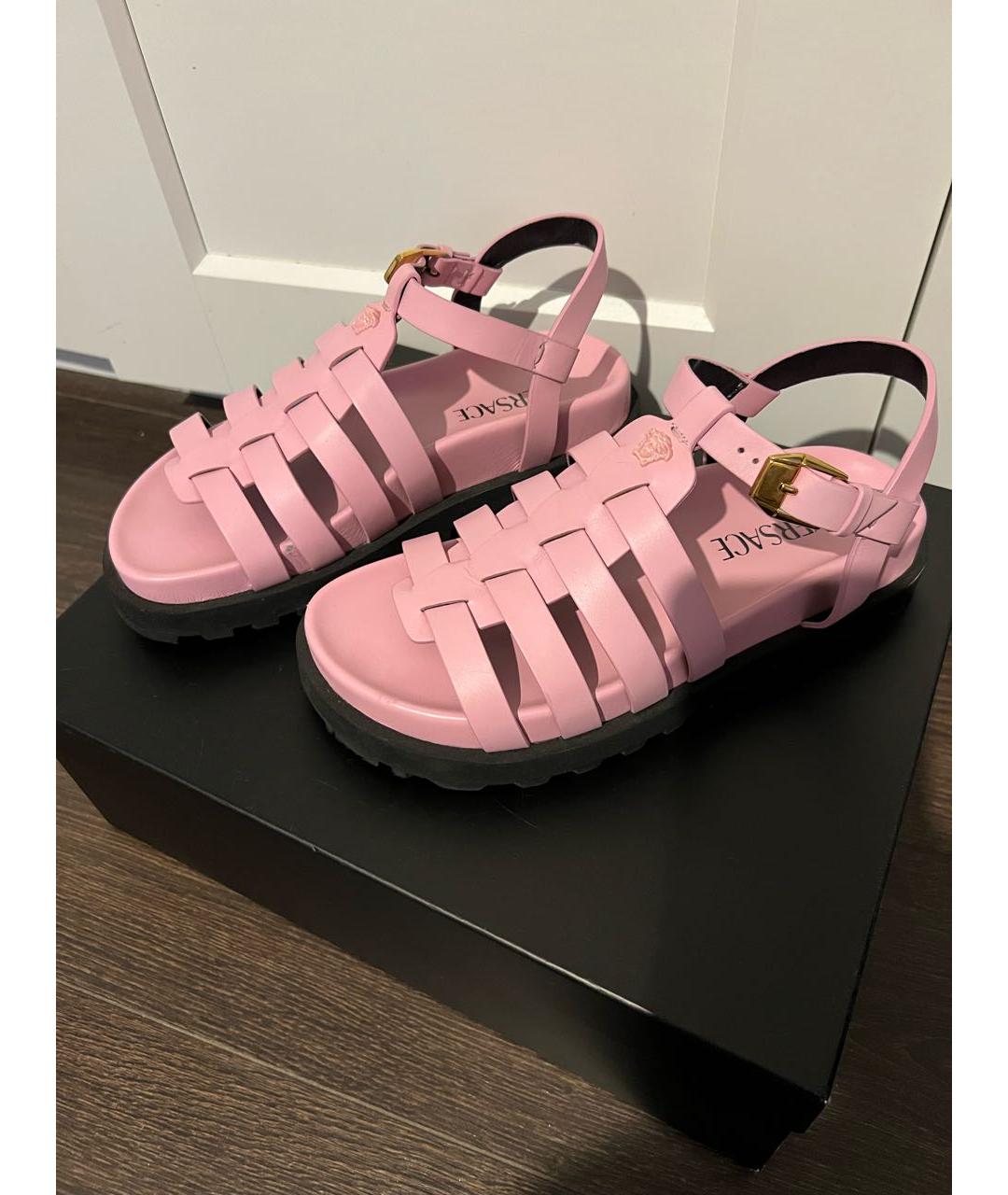 VERSACE Розовые кожаные сандалии, фото 4