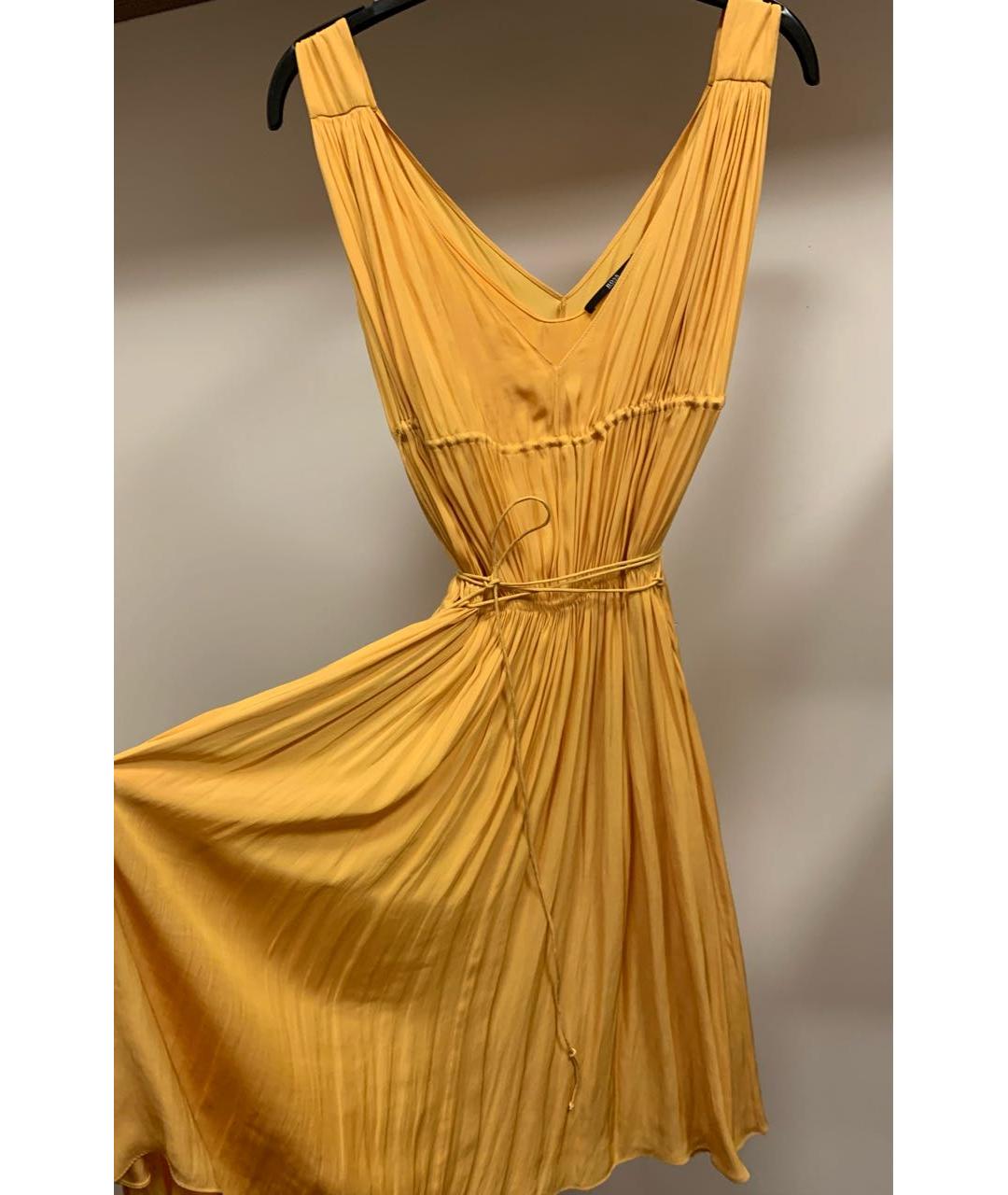 HUGO BOSS Желтое полиэстеровое коктейльное платье, фото 2
