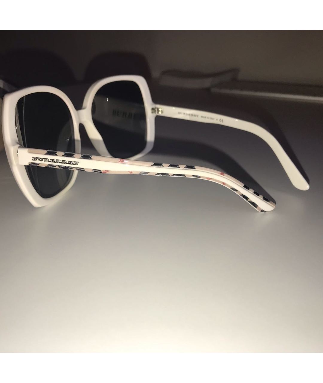 BURBERRY Белые пластиковые солнцезащитные очки, фото 4