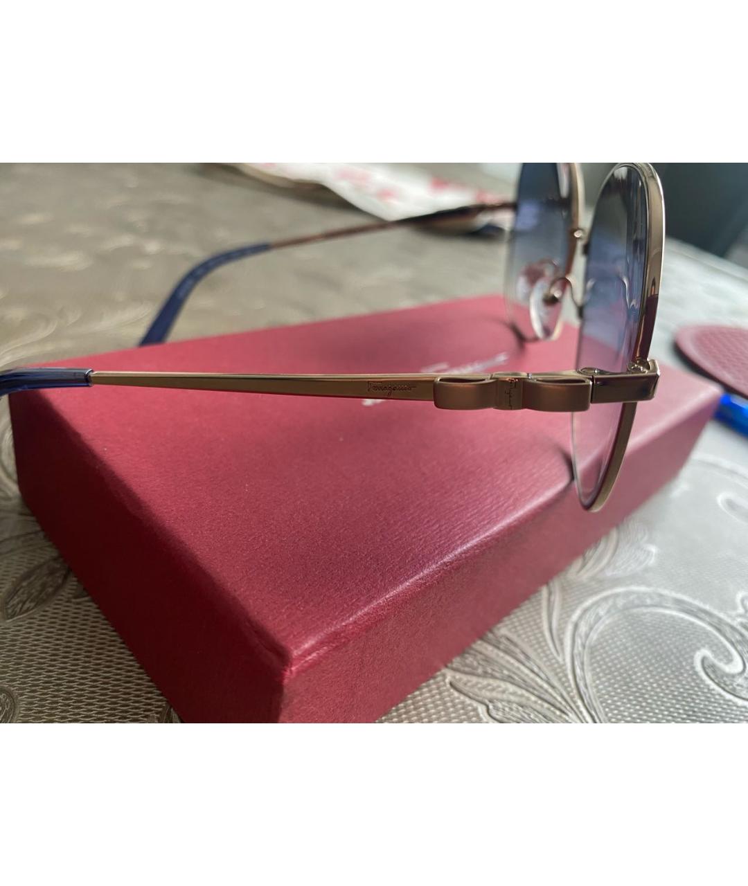 SALVATORE FERRAGAMO Золотые металлические солнцезащитные очки, фото 3