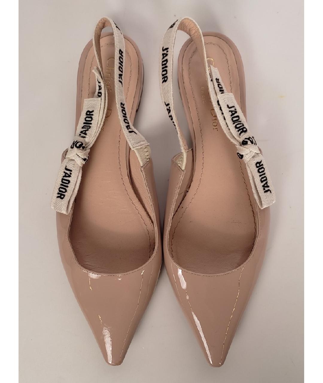 CHRISTIAN DIOR Бежевые балетки из лакированной кожи, фото 4