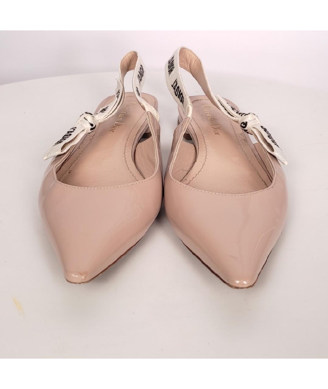 CHRISTIAN DIOR Бежевые балетки из лакированной кожи, фото 2