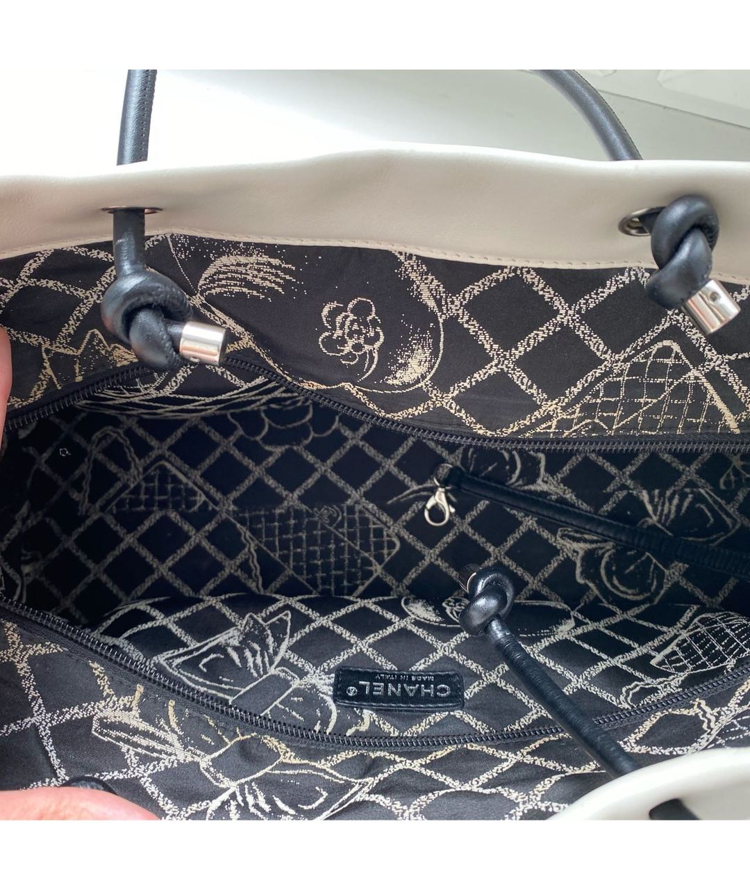 CHANEL PRE-OWNED Белая кожаная сумка тоут, фото 4