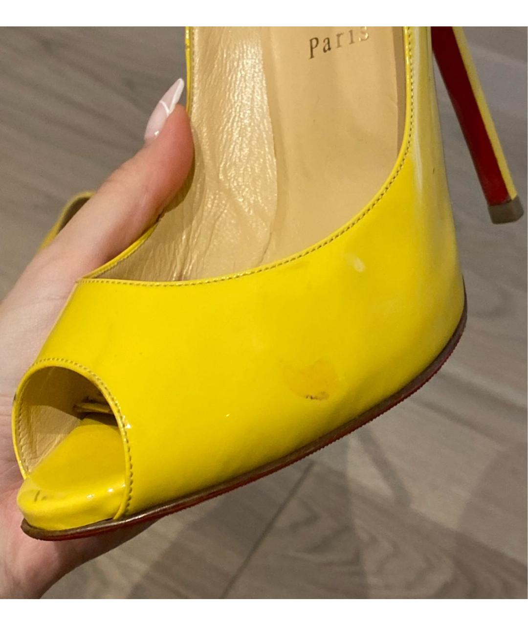 CHRISTIAN LOUBOUTIN Желтые туфли из лакированной кожи, фото 6