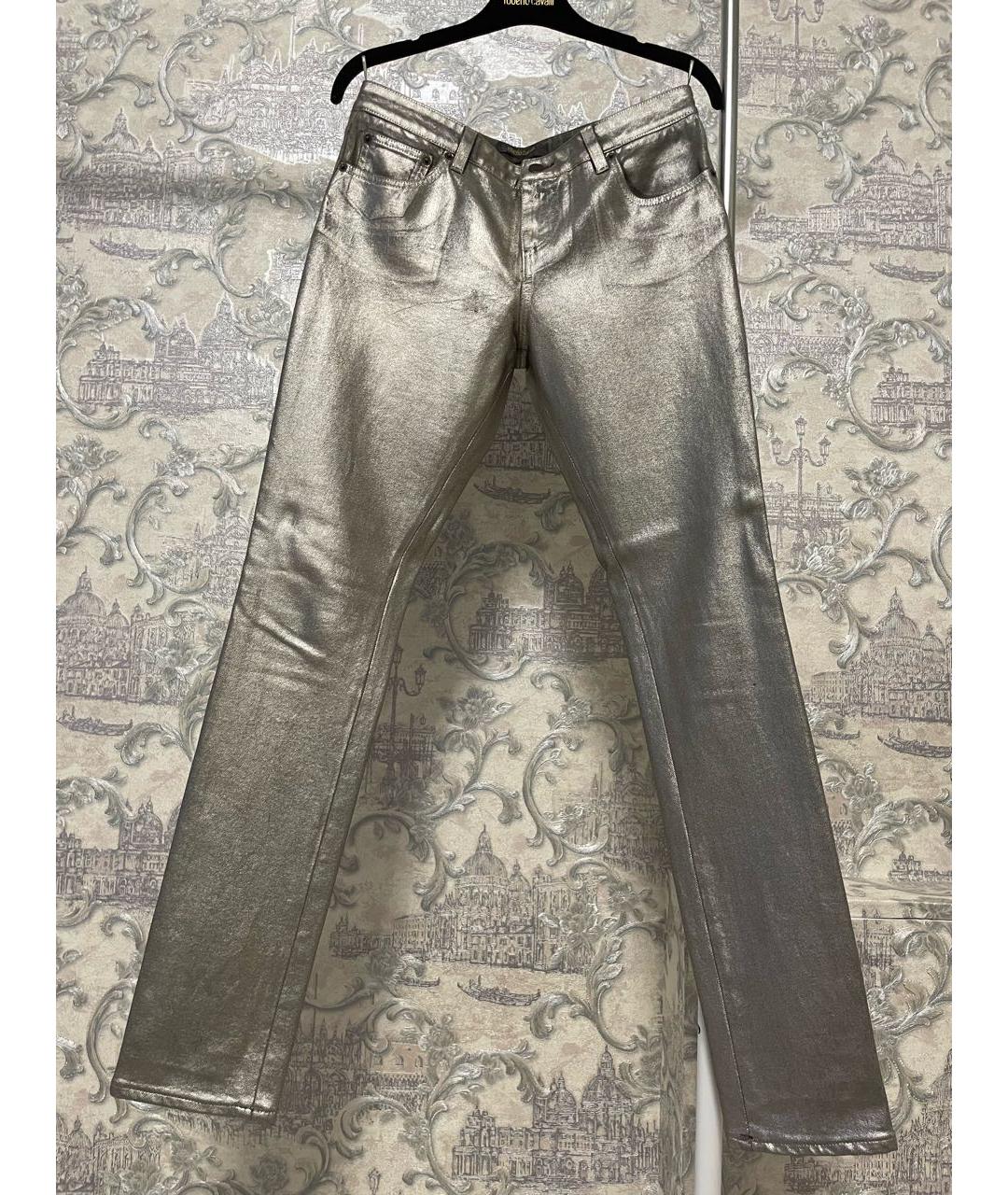 ROBERTO CAVALLI Серебряные хлопко-эластановые прямые брюки, фото 8